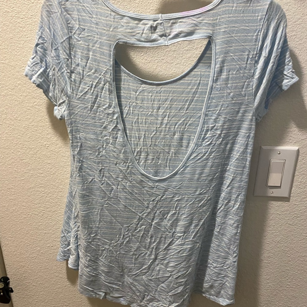 Flowy top open back - Picture 2 of 3